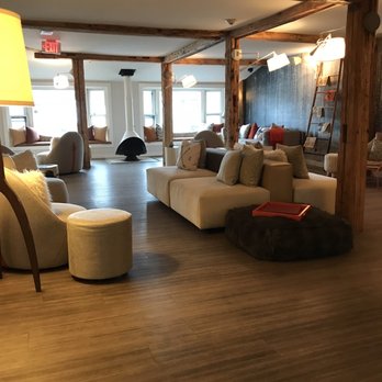 Field Guide Lodge - Main lobby area - Hotels Near Me - Stowe, Vermont Field Guide Lodge - Main lobby area - Hotels Near Me - Stowe, Vermont