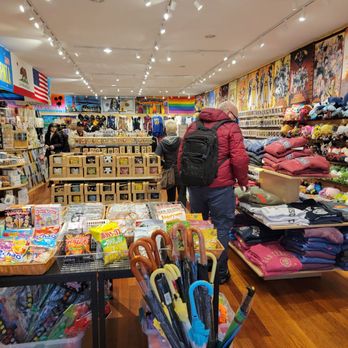 Hello Kitty SAN FRANCISCO 根付け CHINATOWN miffy-x-hello-kitty-chinatown-