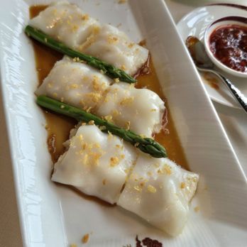 Tin Lung Heen - Steamed rice roll with cod fish meat and garlic (HK$142/ US$18) - Cantonese Near Me - Kowloon, HK