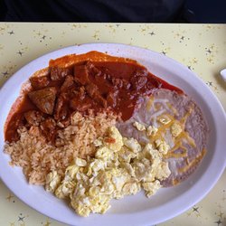 La Cabanita - Chili Colorado and eggs