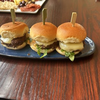 Lake Crescent Lodge - Wagyu steak sliders - Hotels Near Me - Port Angeles, Washington Lake Crescent Lodge - Wagyu steak sliders - Hotels Near Me - Port Angeles, Washington