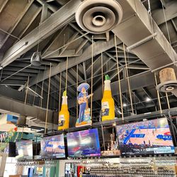 Lago Mariscos - Plenty of screens at the bar for game nights.
