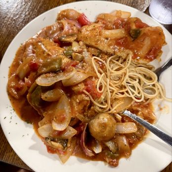 Roma Italian Restaurant - Chicken Cacciatore - Italian Near Me - Ozark, Arkansas