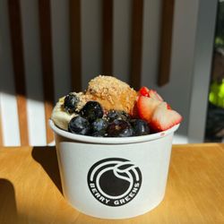 Berry Greens Juice Bar