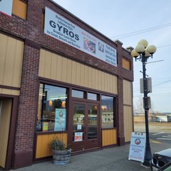 Deli Shez - Front of the store