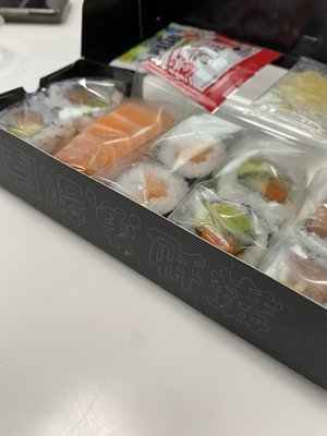 Tsukiji Fishroom by null