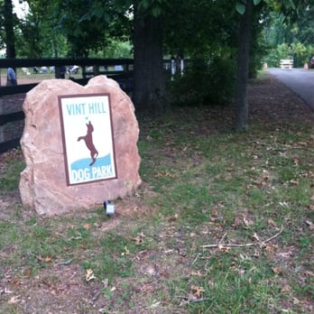 Vint Hill Dog Park - The welcome entryway. - Dog Parks Near Me - Warrenton, Virginia