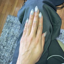 This pic don't do the nails justice