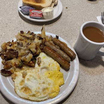 Encinitas Cafe - Two eggs, sausage links, and home fries - Breakfast & Brunch Near Me - Encinitas, California