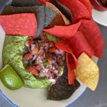Saddle River Cafe - Chips & Guacamole - Cafes Near Me - Saddle River, New Jersey