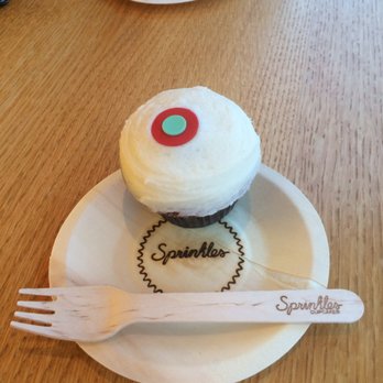 Sprinkles Georgetown - Simple but adorable design - Bakeries Near Me - Washington, DC, District of Columbia Sprinkles Georgetown - Simple but adorable design - Bakeries Near Me - Washington, DC, District of Columbia