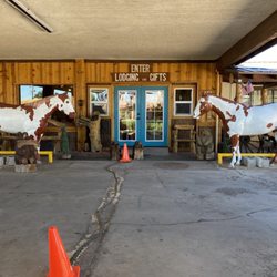 Reed's Motor Lodge - Entrance
