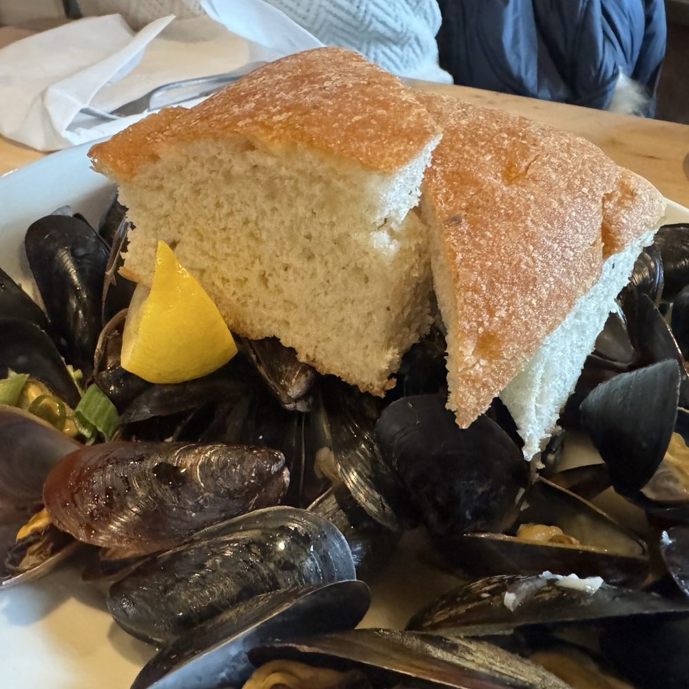 Alisson's Restaurant - Mussel plate - Seafood Near Me - Kennebunkport, Maine