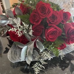 Valley Falls Flower Shop - Wedding Anniversary flowers