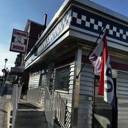 Lincoln Diner - Entrance to the diner