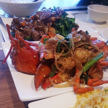 Congee Queen - Lobster, empress fried rice, snow peas and beef, fish maw soup - Chinese Near Me - Mississauga, Ontario