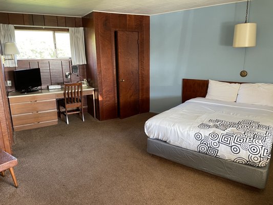 Curly Redwood Lodge by null