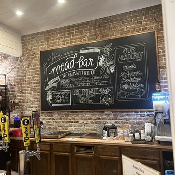 Savannah Bee Company - Cosmetics & Beauty Supply Near Me - Charleston, South Carolina