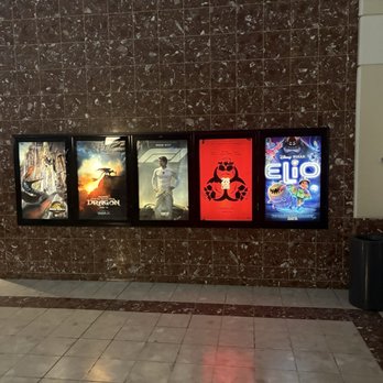 Phoenix Theatres Laurel Park - Cinema Near Me - Livonia, Michigan Phoenix Theatres Laurel Park - Cinema Near Me - Livonia, Michigan