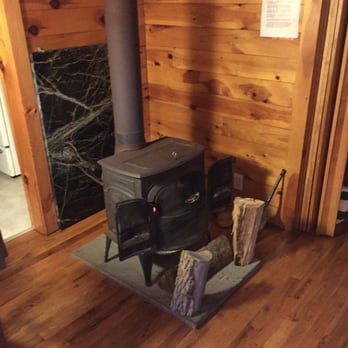 Camp Driftwood - Wood burning stove in hemlock cabin - Hotels Near Me - Indian Lake, New York