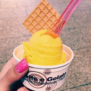 Foto zu Caffè e Gelato - Berlin, Deutschland. Mango Eis YUMMY