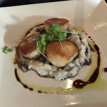 CIRCA at Clarendon - Scallops and Risotto - New American Near Me - Arlington, Virginia