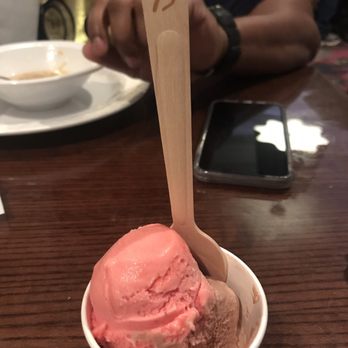Borgata Buffet - Chocolate gelato Strawberry sorbet - Buffets Near Me - Atlantic City, New Jersey