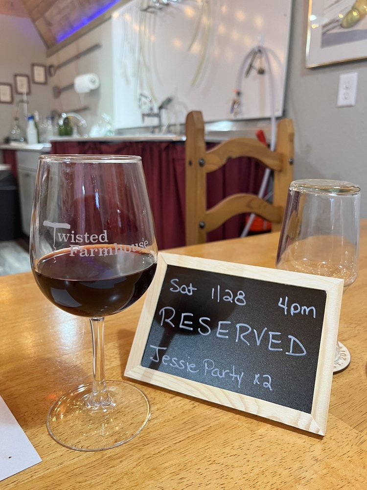 Lake Seneca Farms Logo