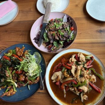 Temsib Eatery & Bar - Cashew Nut Chicken - Thai Near Me - Bellevue, Washington