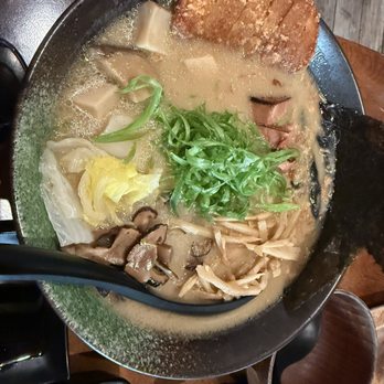Tane Vegan Izakaya - Roasted garlic miso ramen - Vegan Near Me - Berkeley, California
