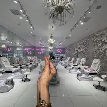 Femme Fatale Nails - Photo taken at the end after I paid, thanks guys! - Nail Salons Near Me - Studio City, California Femme Fatale Nails - Photo taken at the end after I paid, thanks guys! - Nail Salons Near Me - Studio City, California