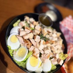 Magnolia Corner - Cobb Salad with grilled chicken - excellent