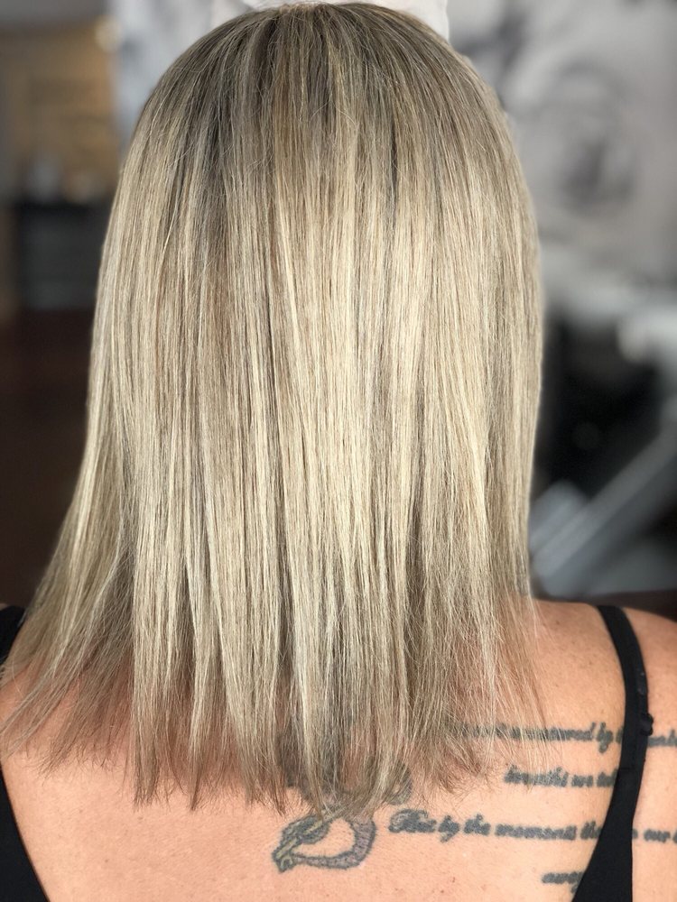 One Seventeen Salon Logo