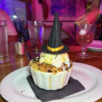 Barbarella Restaurant & Bar - Apple Crumble - Breakfast & Brunch Near Me - Playa La Jolla, California Barbarella Restaurant & Bar - Apple Crumble - Breakfast & Brunch Near Me - Playa La Jolla, California