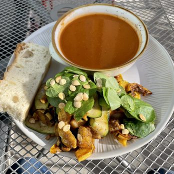Tootsies - Roasted vegetables & pumpkin seeds salad + tomato basil soup - Italian Near Me - Palo Alto, California Tootsies - Roasted vegetables & pumpkin seeds salad + tomato basil soup - Italian Near Me - Palo Alto, California
