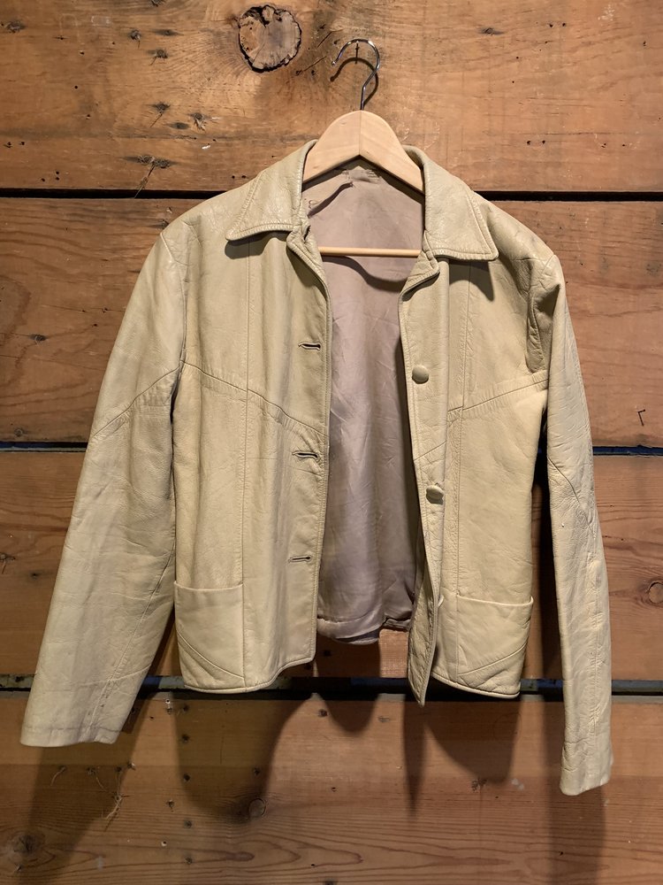 TURNCOAT DRY GOODS Updated September 2024 31 Photos 555 Main St