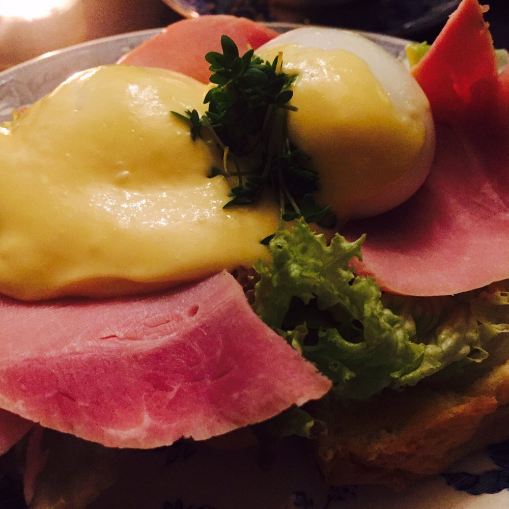 Gartine - Egg Benedict with ham - Breakfast & Brunch Near Me - Amsterdam, New Hampshire