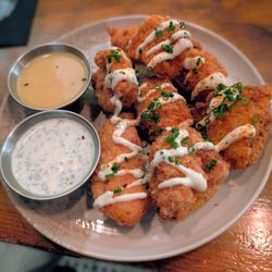Bee's Knees & Honey Lounge