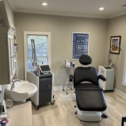 Holladay Dermatology & Aesthetics