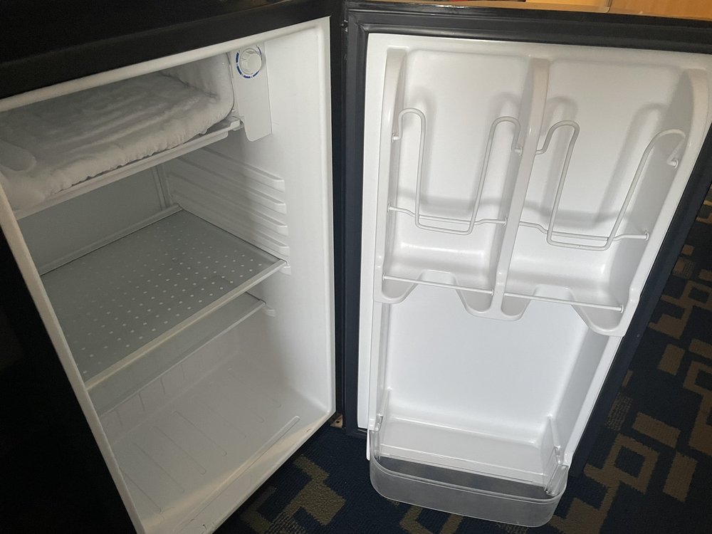 magic chef mini fridge model mcbr270b