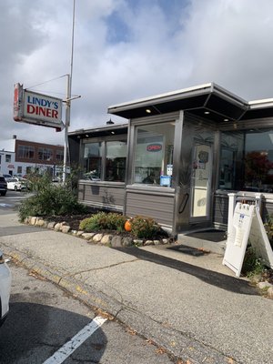 Lindy's Diner by null