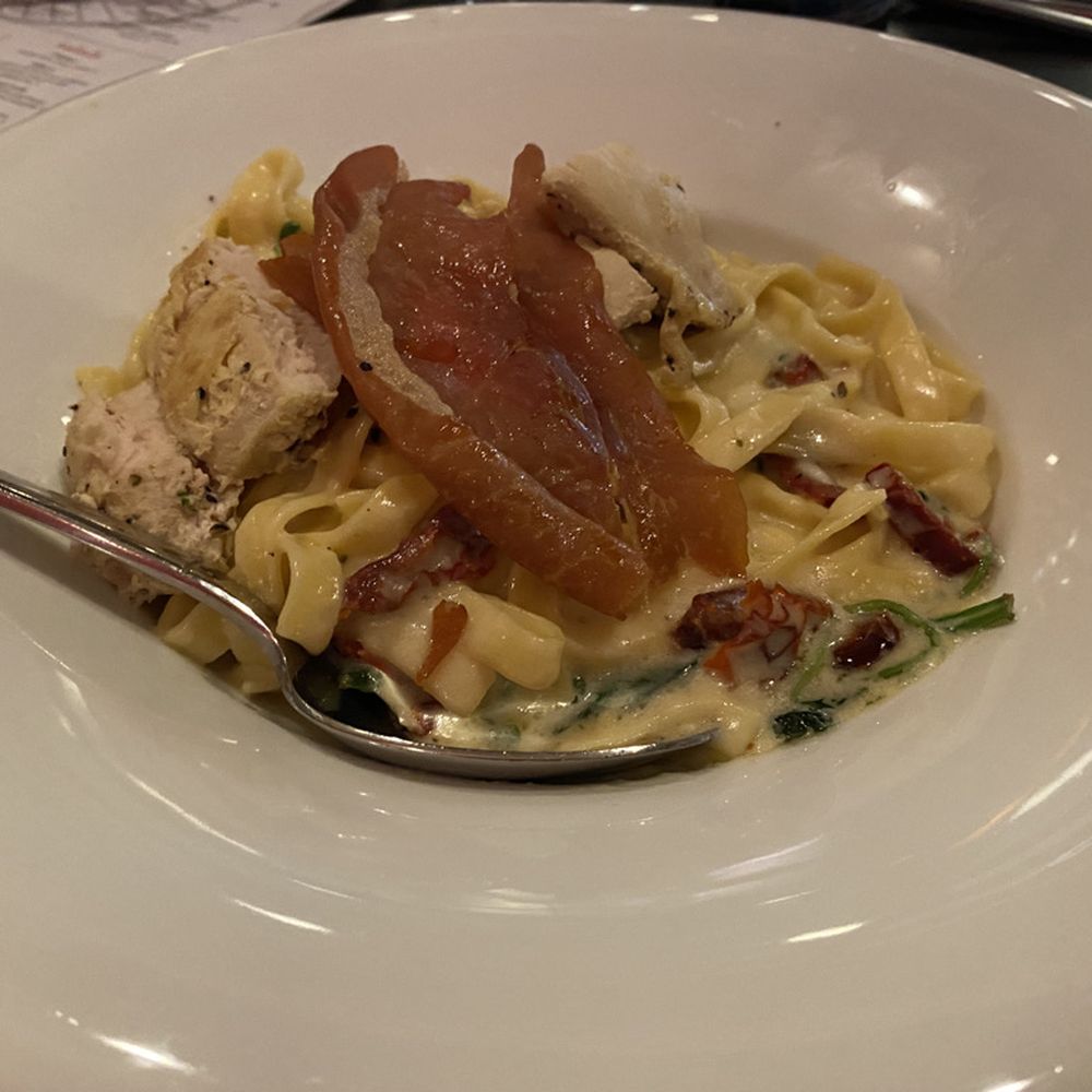 Anna Dolce Ristorante - Chicken Alfredo - Italian Near Me - West Des Moines, Iowa Anna Dolce Ristorante - Chicken Alfredo - Italian Near Me - West Des Moines, Iowa