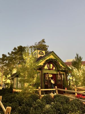 Fashion Island by null