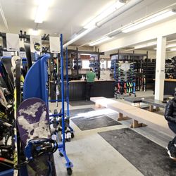 Mount Snow - Pickup for equipment rentals for classes
