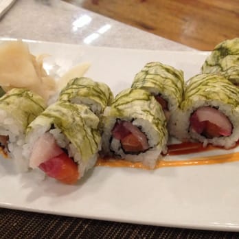 One Flew South - Sushi roll with tuna salmon and hamachi- this was not good. It doesn't even look good... - New American Near Me - Atlanta, Georgia One Flew South - Sushi roll with tuna salmon and hamachi- this was not good. It doesn't even look good... - New American Near Me - Atlanta, Georgia