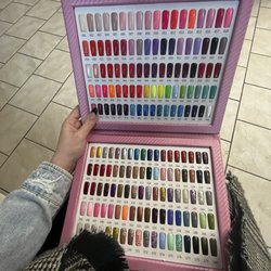 Queen Nails - Variety of color is immaculate
