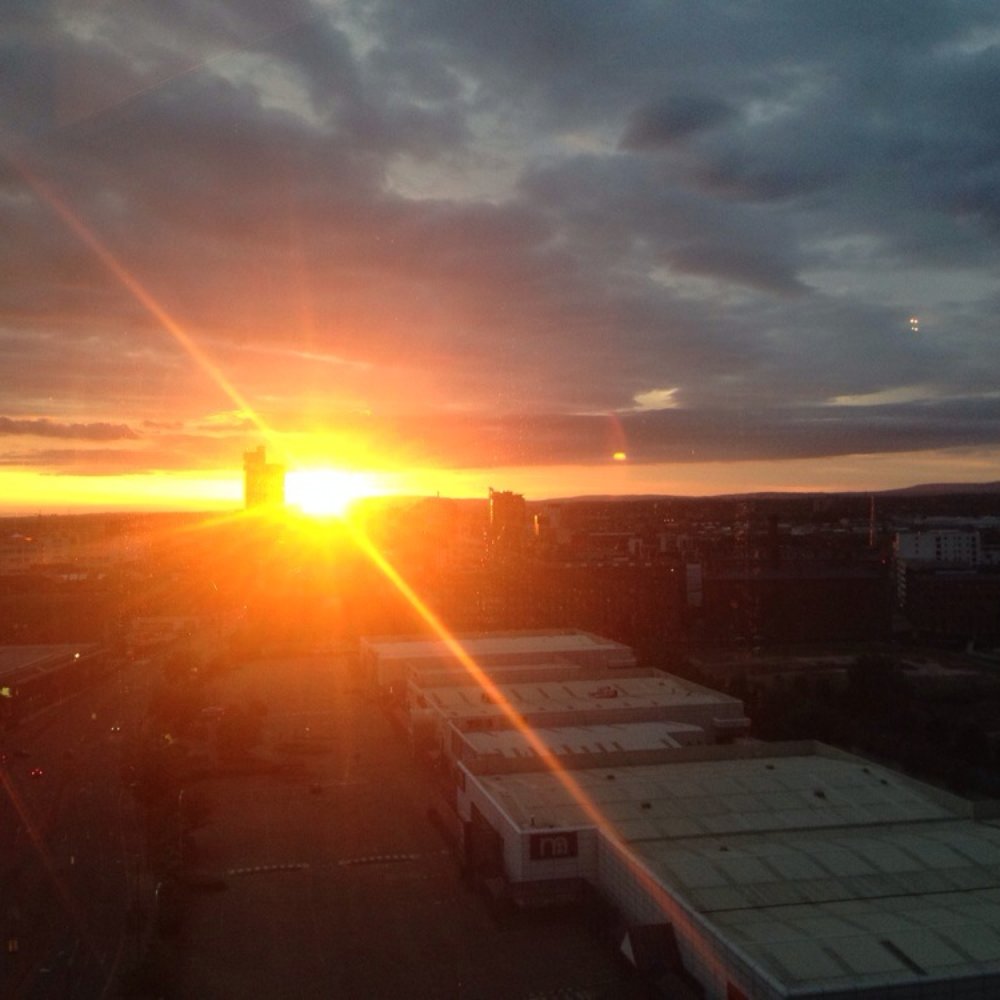 Islington Wharf - Amazing sunset from our huge glass windows at Islington Wharf. - Apartments Near Me - Manchester, XGM