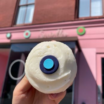 Sprinkles Georgetown - Lemon Blueberry - Bakeries Near Me - Washington, DC, District of Columbia Sprinkles Georgetown - Lemon Blueberry - Bakeries Near Me - Washington, DC, District of Columbia