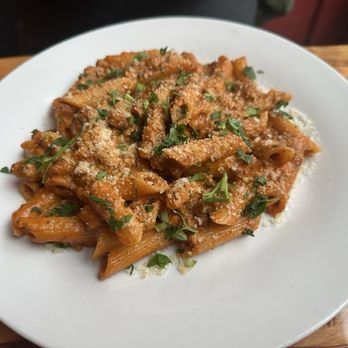 Luigi’s Italian Eatery - Gluten free pasta with meat sauce - Italian Near Me - Seattle, Washington Luigi’s Italian Eatery - Gluten free pasta with meat sauce - Italian Near Me - Seattle, Washington