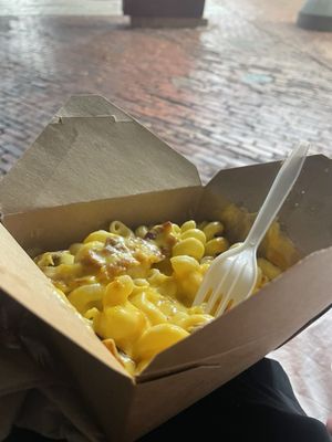 Mmmac N' Cheese by null